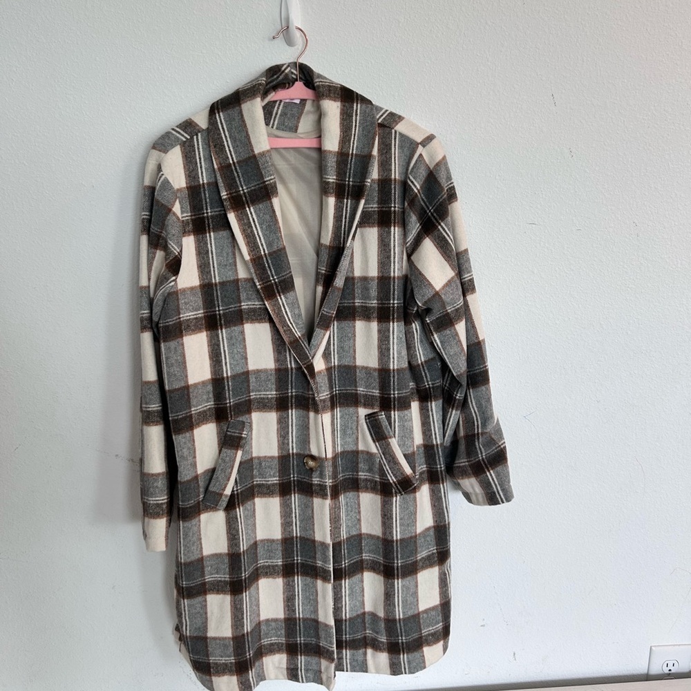 Pink Lily Women’s Long Sleeve Coat
Size XL